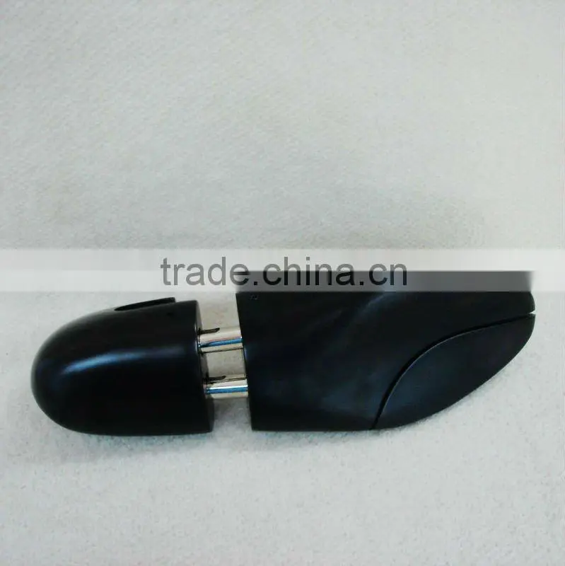WI9894 colored wooden shoes horn