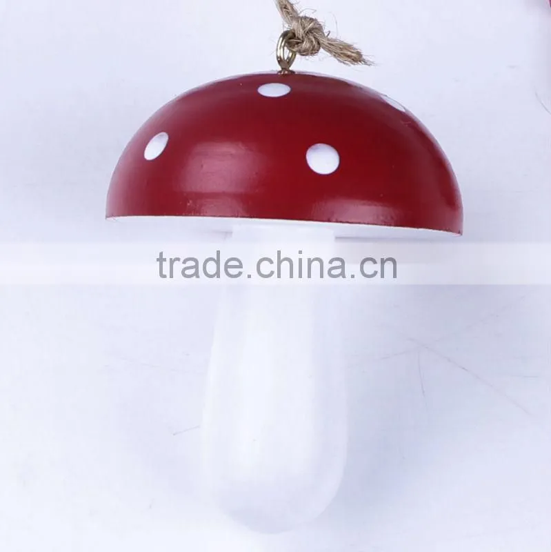 2014 new design beautiful wood mushroom heart shaped hang plaque