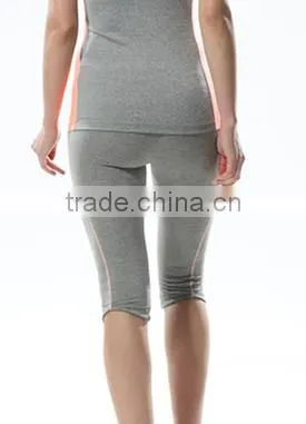 New design for women running set with polyester and spandex /Gym wear/pants and T-shirt