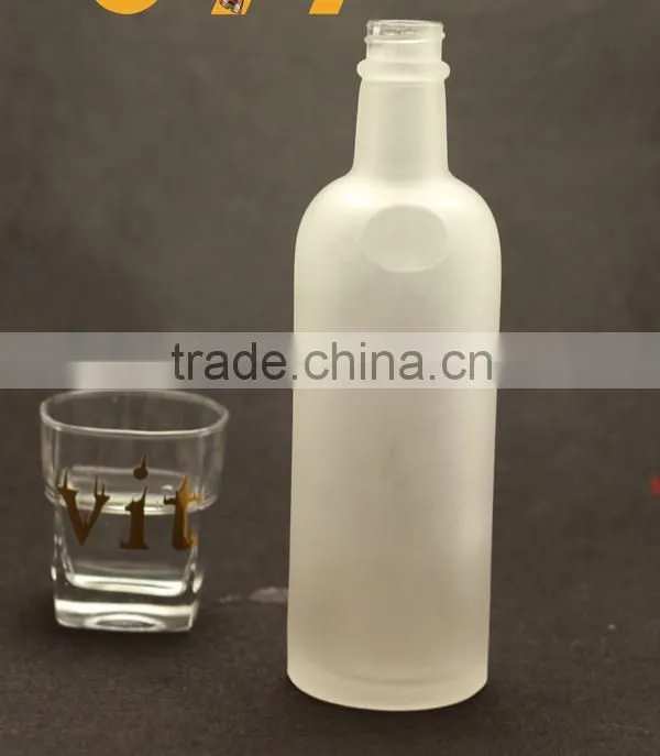 Have maket advantage hot sale liquor bottle crok frosted alcohol bottle 700ml fresh fruit juice bottles