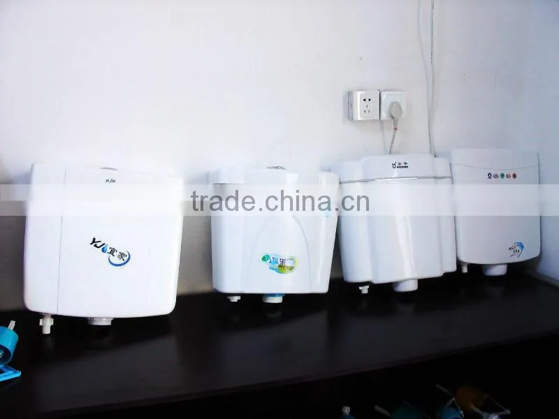 plastic cistern/toilet water tank