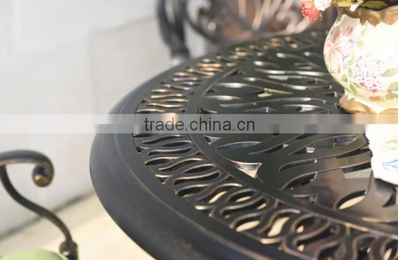 2016 Hot Selling All Weather Elegant Modern Patio Cast Aluminum Outdoor Table with Cushion