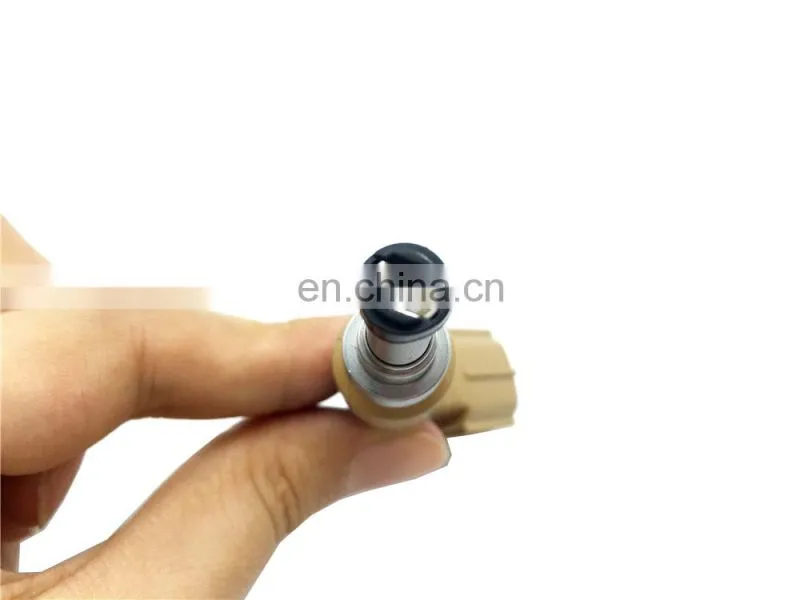 Fuel injector nozzle for Toyo-ta Corolla Sci-on OEM 23250-37010 2325037010 23209-37010 2320937010