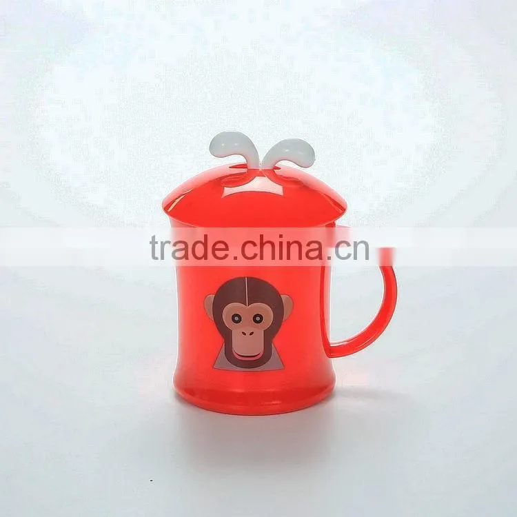 Reusable Hot Sell Cartoon Red Plastic Cups with lid and handle