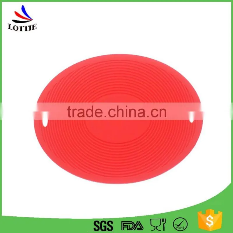 2016 Custom Food grade Non-toxic Heat insulation Anti-skid design silicone baking mat Pot holder
