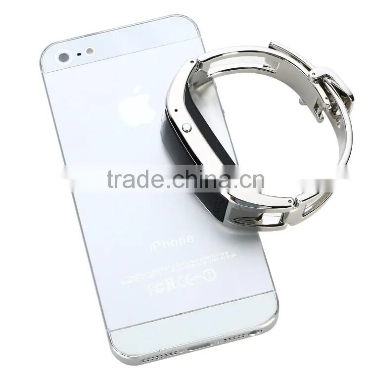 Smart bluetooth bracelet D8 with camera remote control and sleep management