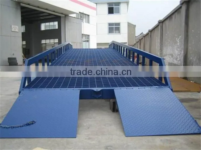 Solid tyres FOUR-WHEEL mobile hydraulic yard ramp