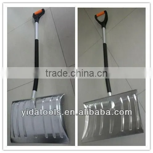 aluminium snow shovel with "D" shape grip