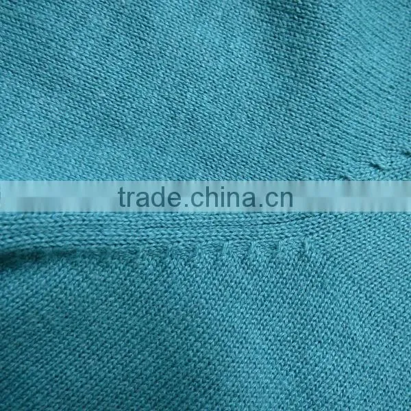 The dark green round neck knitting pullover casual men knitted sweater men