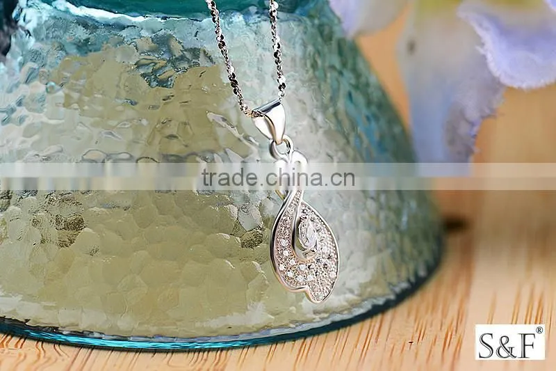 MLA62a Rhodium plated Small Pendant