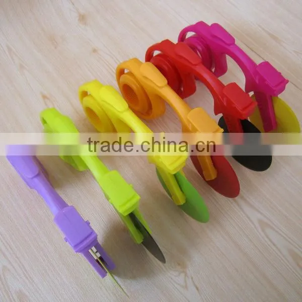 2015 Fashion Bicycle Pizza Knife With Colorful Blade
