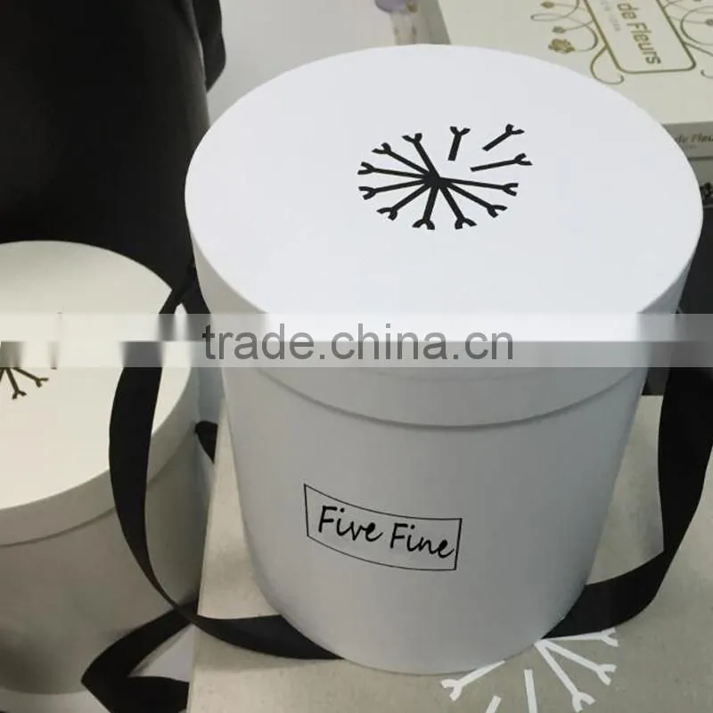 Luxury white flower boxes for roses packaging