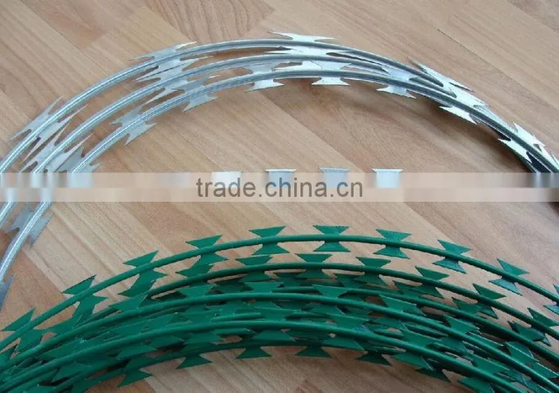 factory wholesale hot-dipped galvanized razor barbed wire mesh fence