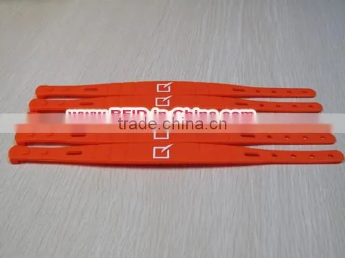 Waterproof Passive RFID Make Rubber Bracelets with Classic 1K Chip by China Factory
