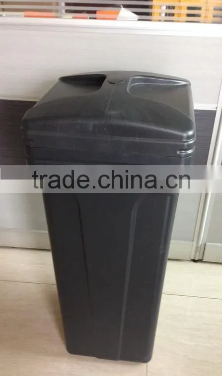 Customize plastic dustbin, recycle trash bin ,blow molding Sanitation ,HDPE outdoor plastic dustbin