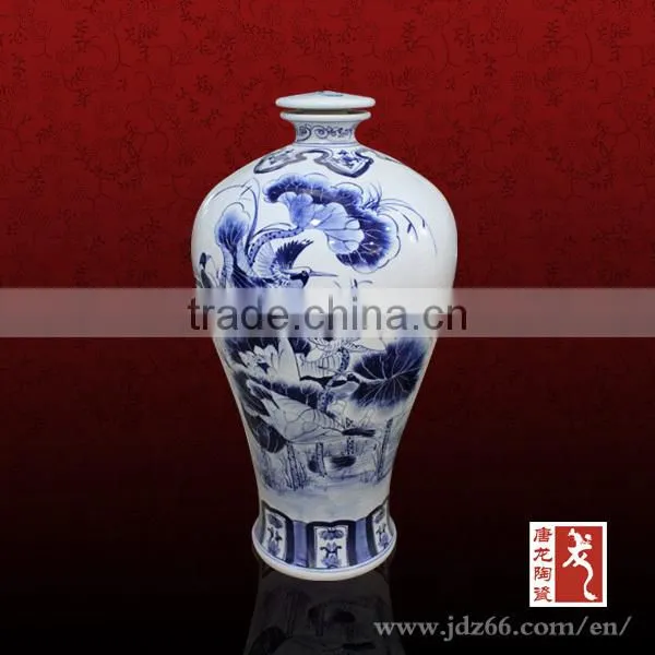 Decorative airtight porcelain wine bottle from Jingdezhen
