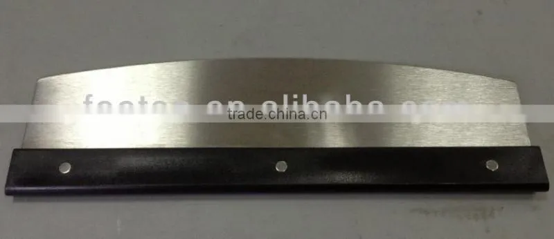 Stainless steel pizza cutter