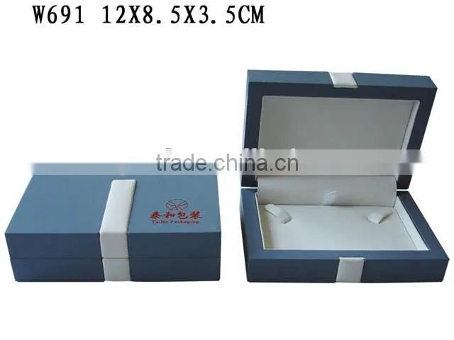 W691 High Glossy Painted Wooden Necklace Box