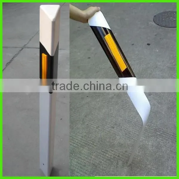 yellow reflective delineator reflector