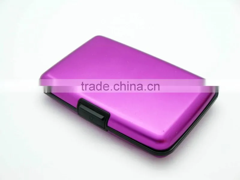 ALUMINUM CREDIT CARD HOLDER