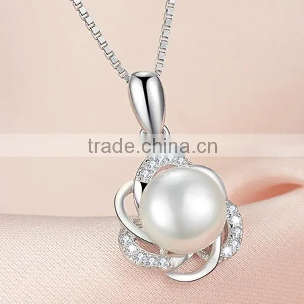 Simple design elegant pearl necklace pendant