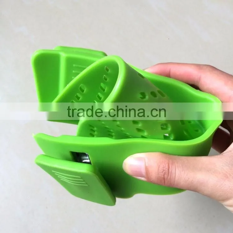 Snap 'n Strain Universal Strainer Colander