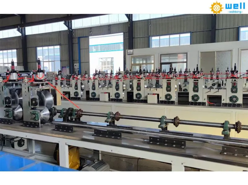 paper-angle-board-protector-machine-5.jpg