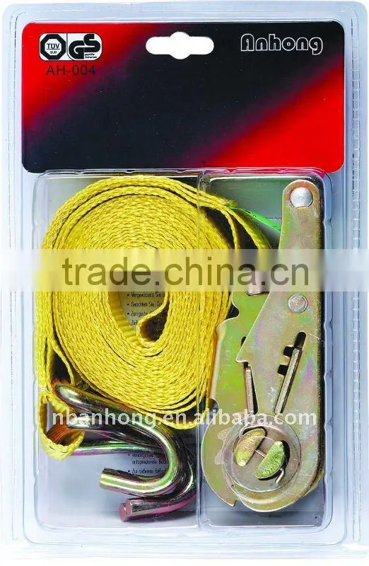 Ratchet lashing strap