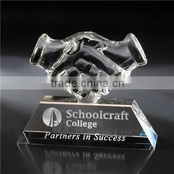 Hot selling High Quality New Design Crystal Shake Hand trophy Award With Clear Crystal Base