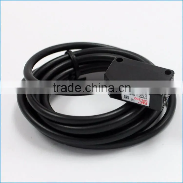 small square 12-24V dc PNP retro-reflective photoelectric sensor with reflector