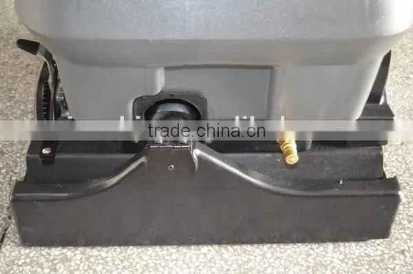 Efficient carpet extractor machine