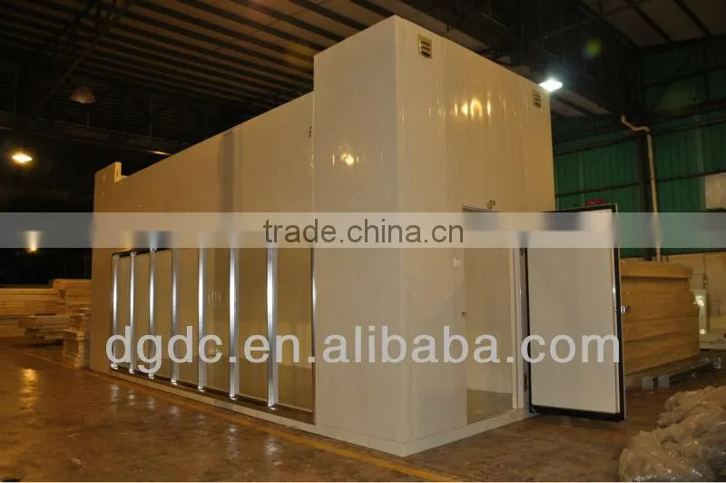 Supermarket glass door cold storage room