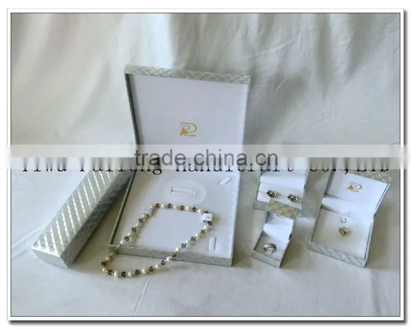Factory Customized Plastic Gift Box Jewelry Packaging Customized Velvet Gift Box