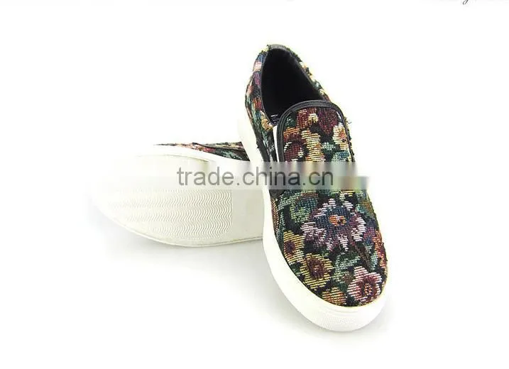 women's sneaker with Patterned Jacquard fabric