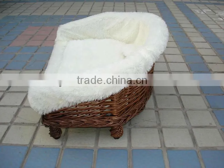 wicker pet basket with liner