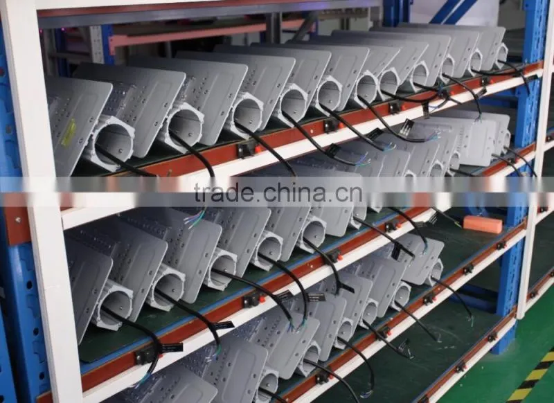 5 years slim design super bright price list osram shenzhen supplier led street light
