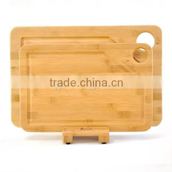 Bambu kitchen cutting board with all around juice groove