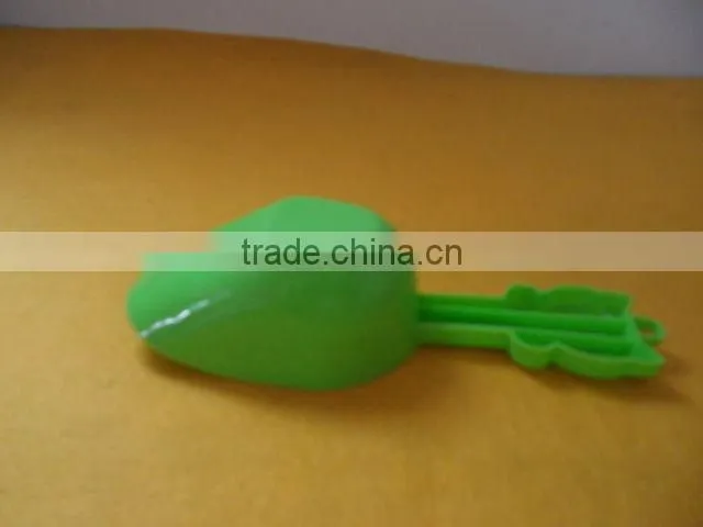 Manufacturers selling plastic ice shovel