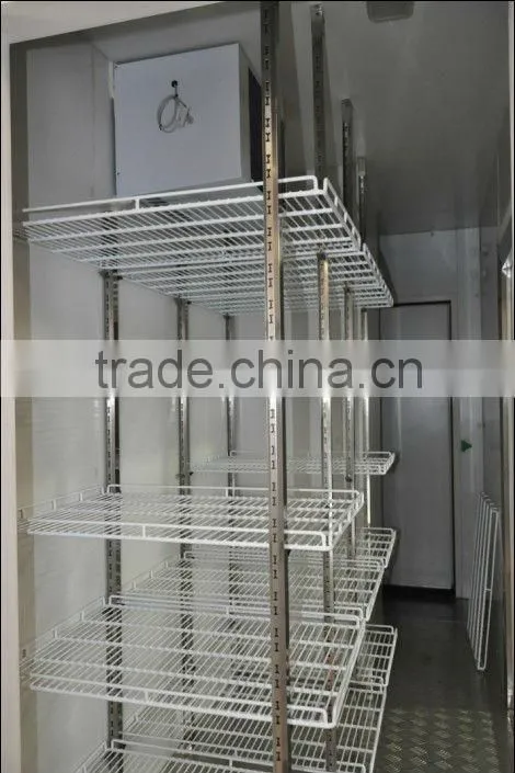 Supermarket display cold room with heated glass doors