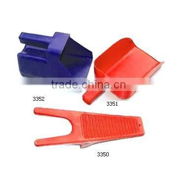 feeding scoop