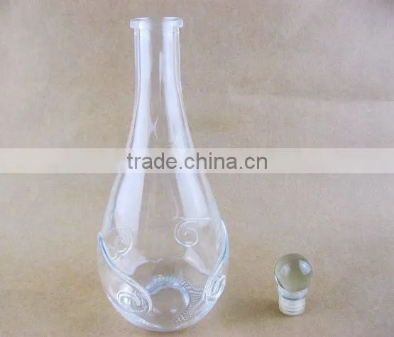 carving glass wine bottle with lid