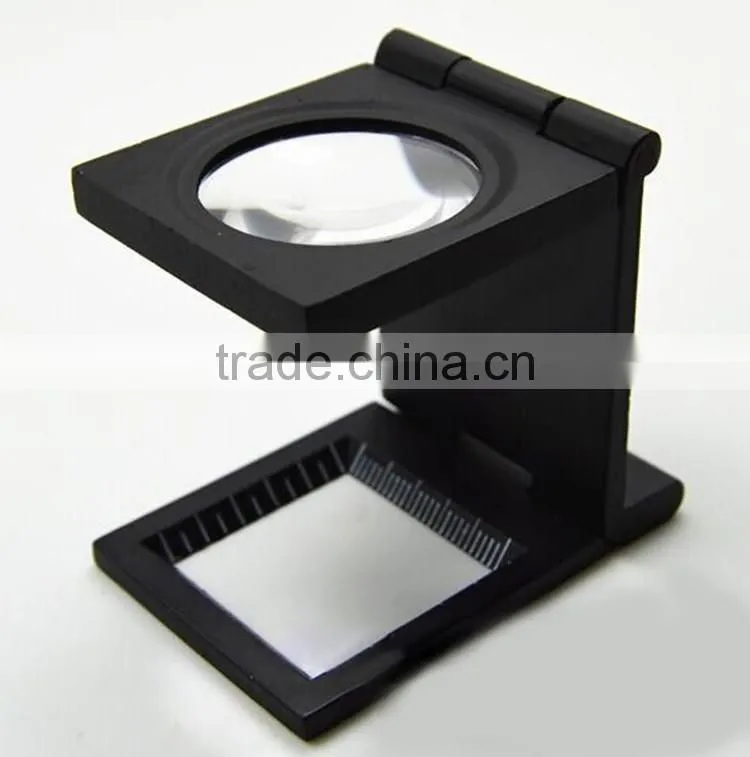 Folding led magnifying glass