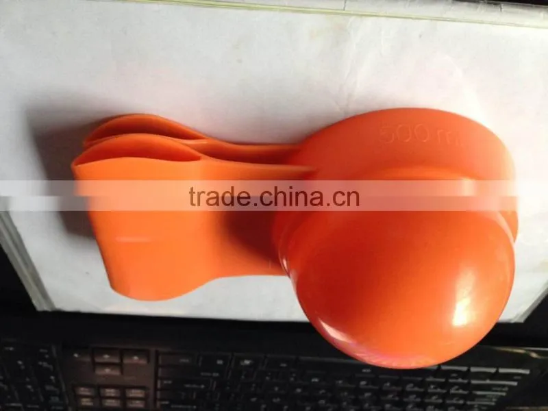 Measures food scoop / Scoop N' Clip/pet food bag clip