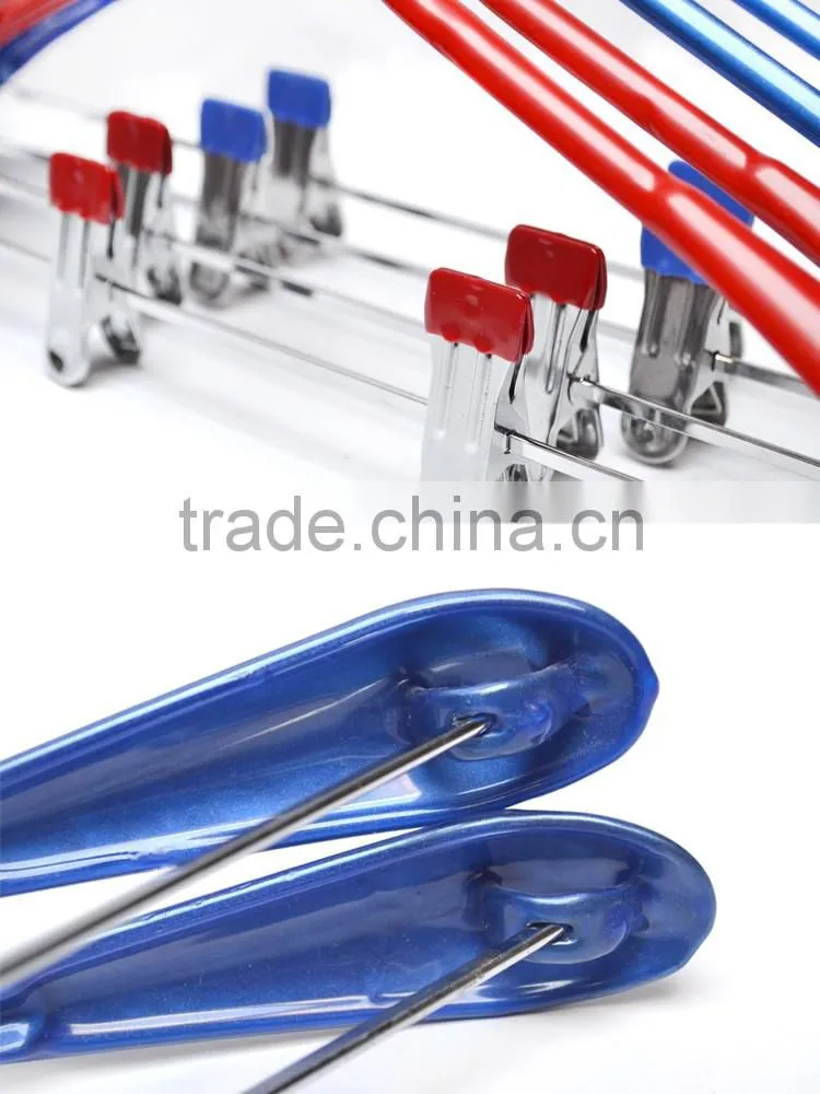 Broad-shouldered Suit Hanger with Clips Slip-resistant