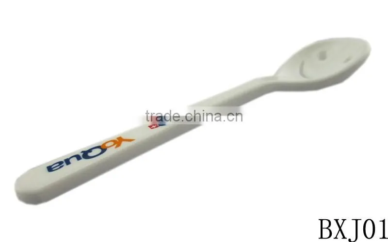 Wholesale Cheap Creamic coffee spoon/ Porcelain soup spoon with smile face