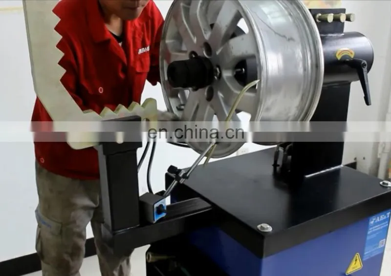 RSM695 Wheel Straightening Repair Machine