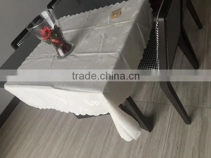 TB002 Ployester table cloth