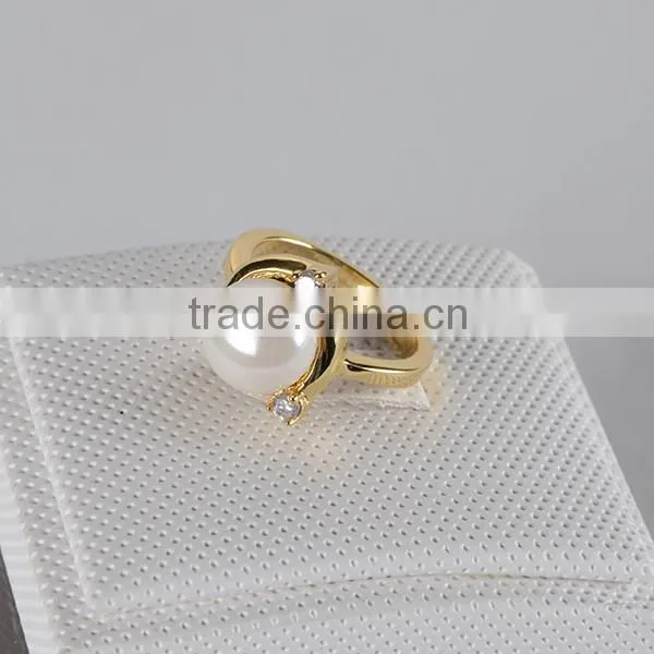 High quality fashion jewelry gold wedding peal ring enagement ring