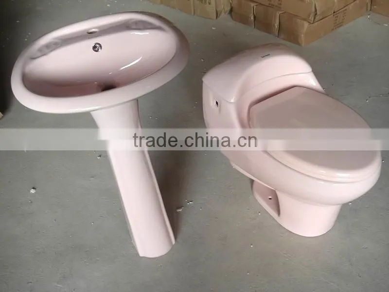 Smooth porcelain sale bath south American siphonic toilet