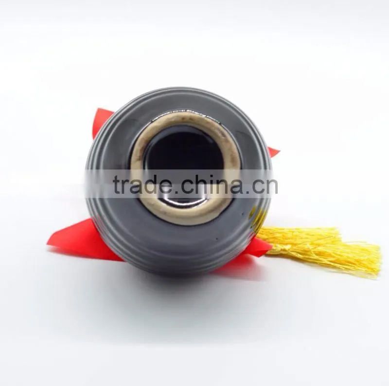 2016 New hot stocked matte ceramic jar with wooden lid